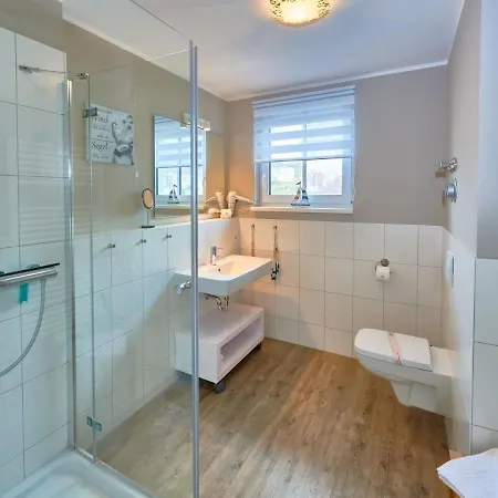 Annika - Penthouse Wg13 Mit Zwei Balkonen Und Ir-sauna ゼリン